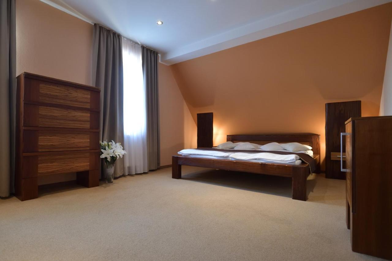 Hotel Villa Romantica Kolín Buitenkant foto